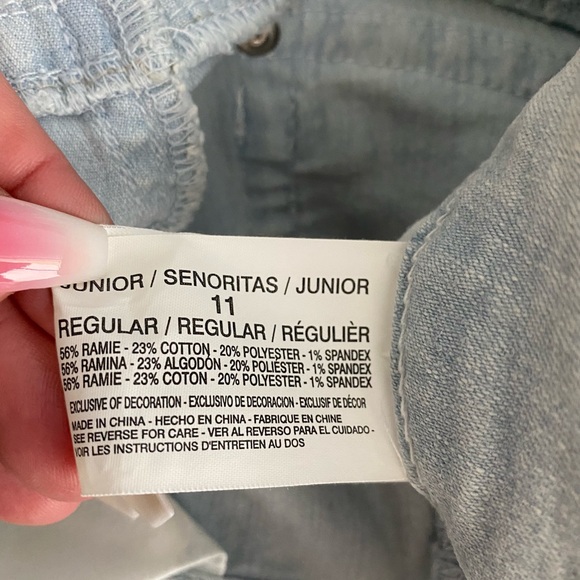 L.e.I Super Stretchy Flare Bell Bottom Jeans - Picture 5 of 6